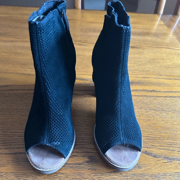 Toms Black Textured Ankle Booties Size 7 - Picture 5 of 7